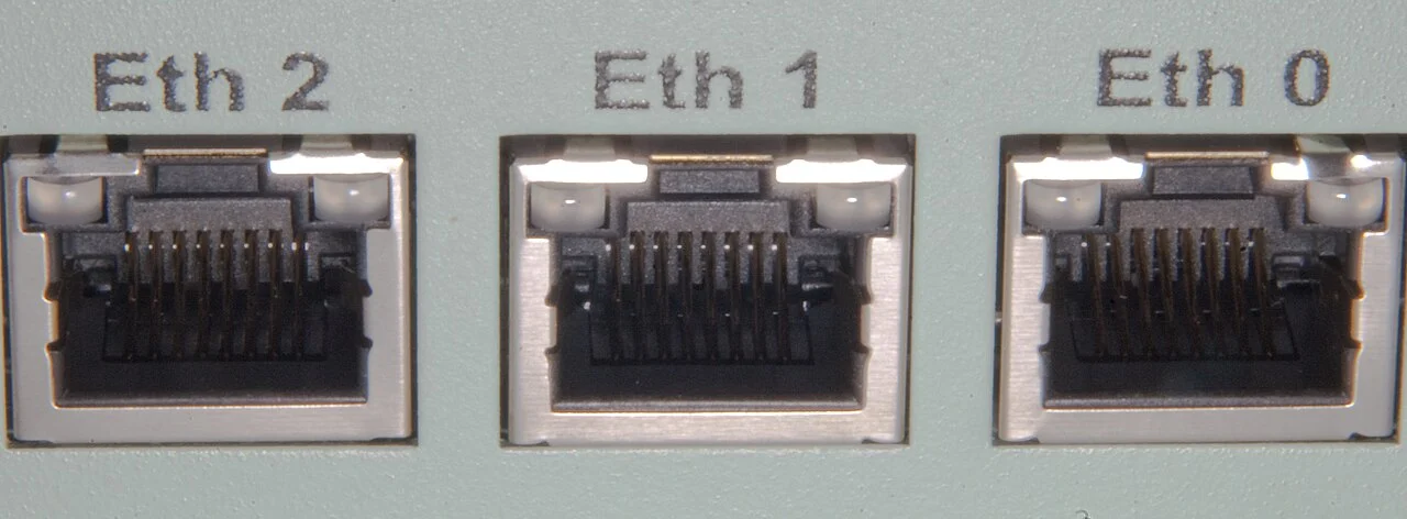 Cabling and connections in network equipment
