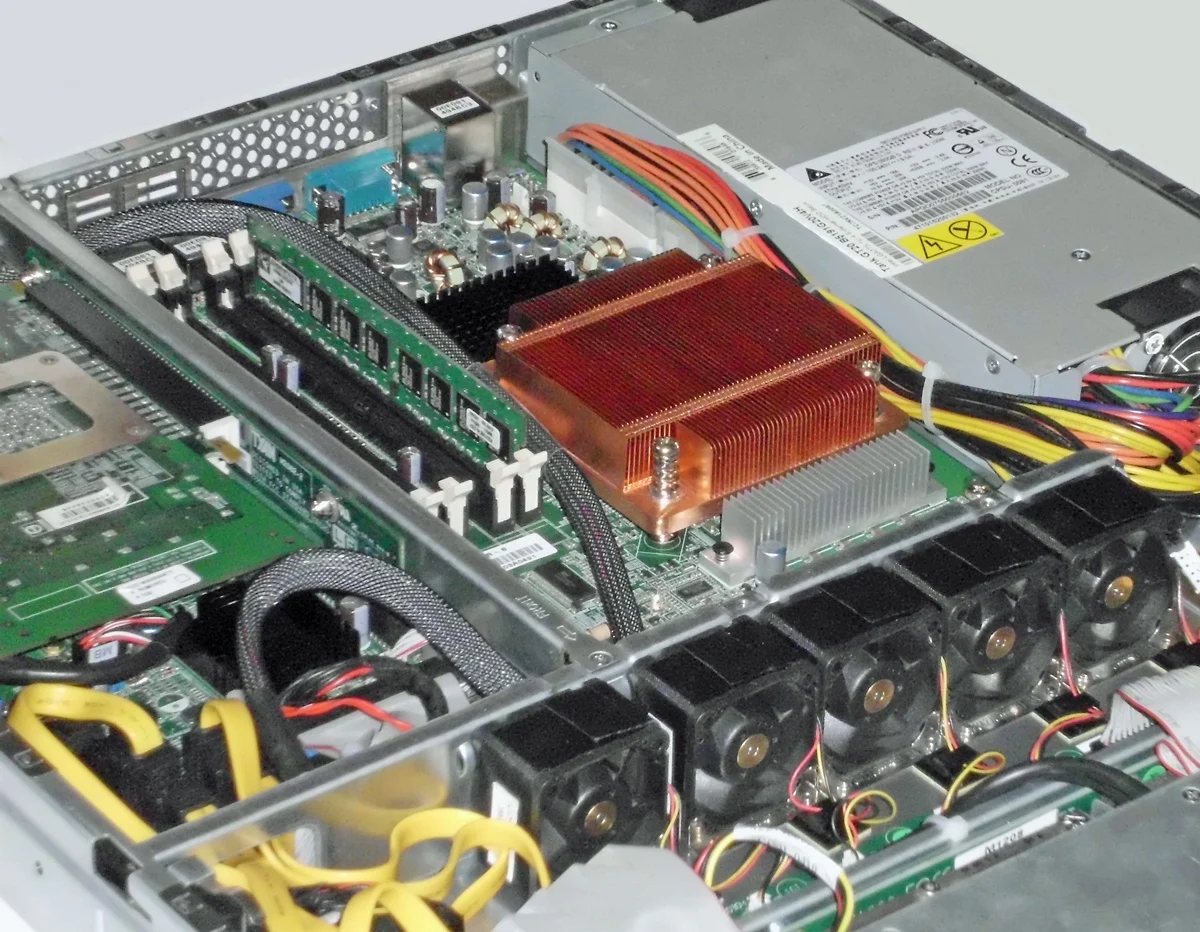 Detail of a heat sink and cooling components